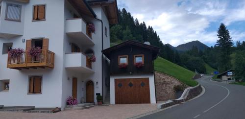 a rendering of a building with flowers in a balcony at HartlHof in Proves
