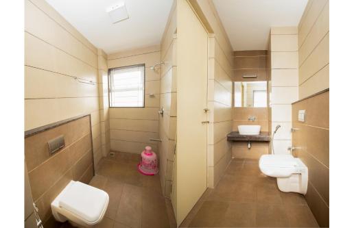 Gallery image of Ponnis Hotel in Palani