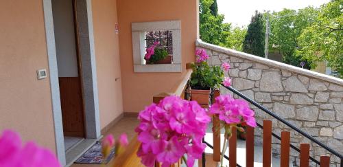 Agriturismo Skerljにあるバルコニーまたはテラス