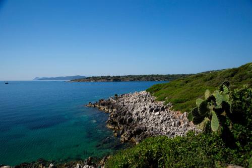 a view of the ocean from a cliff at Nema Villas in Meganisi