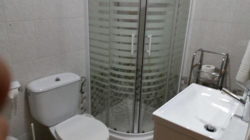 Kúpeľňa v ubytovaní Alojamientos Castillo de la Iruela