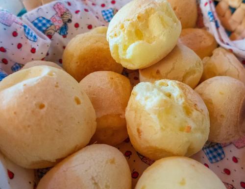 インの敷地内または近くでの食事または食べ物