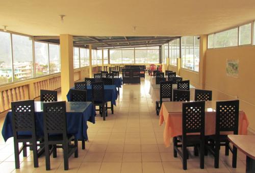مطعم أو مكان آخر لتناول الطعام في Hostal Anais