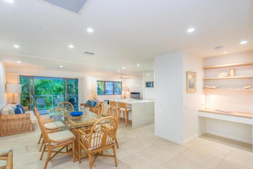 Χώρος καθιστικού στο Noosa Boutique Apartments & Elkhorn Villas