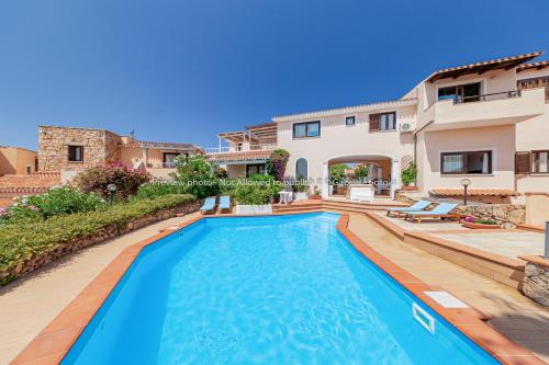 ゴルフォ・アランチにあるSardinia Blu Residenceのギャラリーの写真