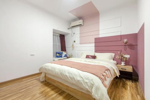 Giường trong phòng chung tại [Roader] Wuhan Jianghan District, Xinhua Road