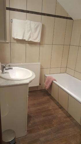 Ferienwohnung Winklhofer tesisinde bir banyo