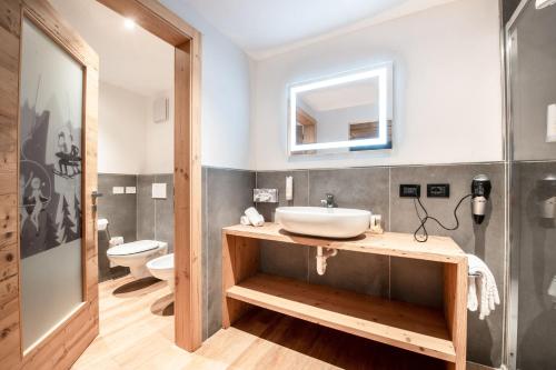 Koupelna v ubytování Alpstyle Hotel Albolina Wellness & Beauty