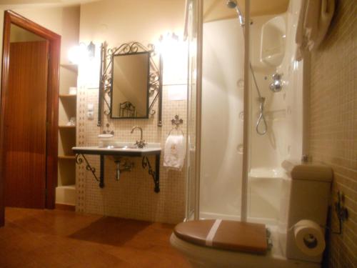 Phòng tắm tại Hotel Taramundi