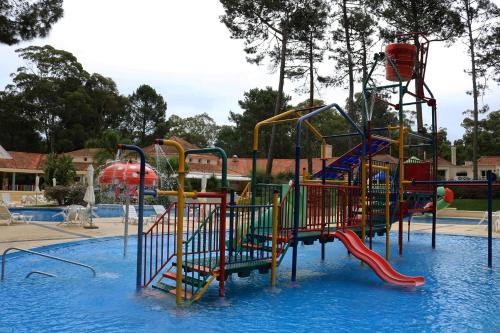 Πισίνα στο ή κοντά στο Solanas Green Park & Crystal Beach