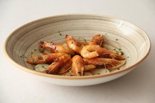 Makanan di atau berdekatan hotel