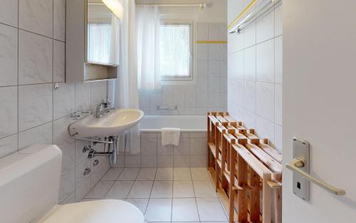 Koupelna v ubytování Ruinatsch 44