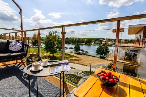 Marina View - super widok na jezioro, klimatyzacja, winda, 2xTV z Netflix