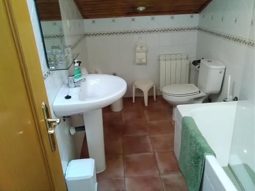 Bathroom sa Caserón Trastamara