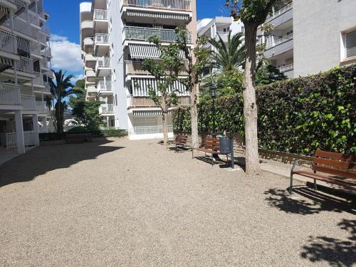 Galeriebild der Unterkunft Apartamento excepcional,piscina y 100m de la playa, parking gratis!! in Salou
