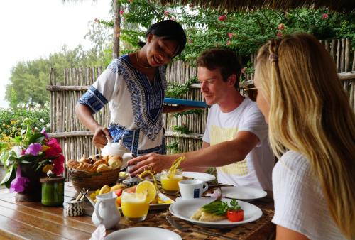 Επισκέπτες που μένουν στο Marafiki Bungalows