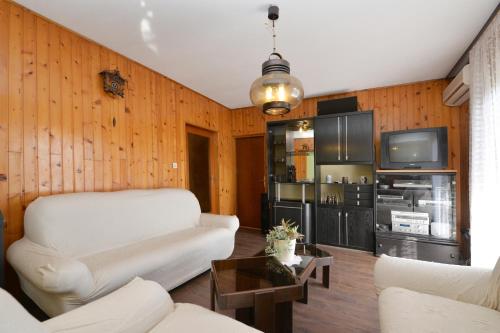 Kuchyňa alebo kuchynka v ubytovaní Apartmani Šime