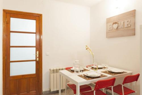 Fotografia z galérie ubytovania Cosy Apartment Fira Barcelona v destinácii Hospitalet de Llobregat