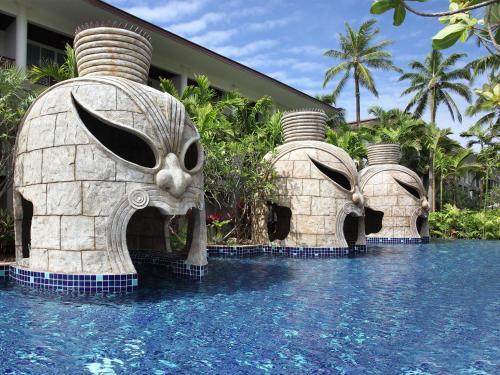 Bazén v ubytování Graceland Khaolak Beachfront Resort nebo v jeho okolí