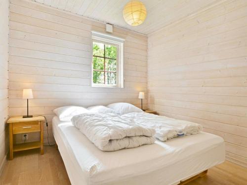 Imagen de la galería de Three-Bedroom Holiday home in Hästveda, en Hästveda