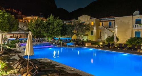 Bazén v ubytovaní Pearl Bay Hotel Apartments alebo v jeho blízkosti