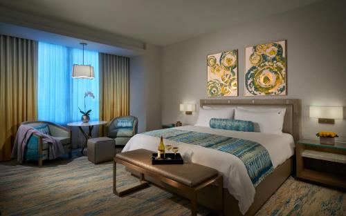 Ένα ή περισσότερα κρεβάτια σε δωμάτιο στο The Guitar Hotel at Seminole Hard Rock Hotel & Casino