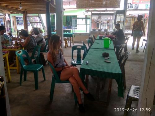 Εστιατόριο ή άλλο μέρος για φαγητό στο GRANDMA GUEST HOUSE including jungle Trek