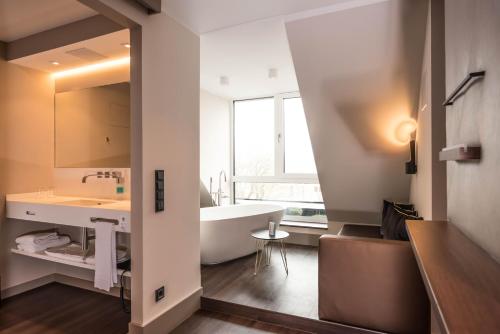 Koupelna v ubytování Innspire Hotel