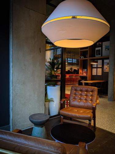 Uma área de estar em Marlin Hotel Stephens Green