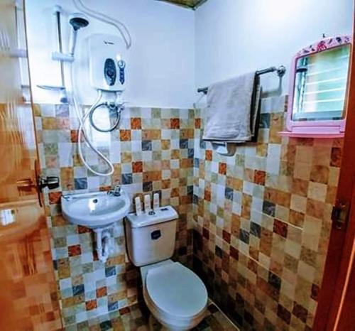 Koupelna v ubytování Stay N Save B&B