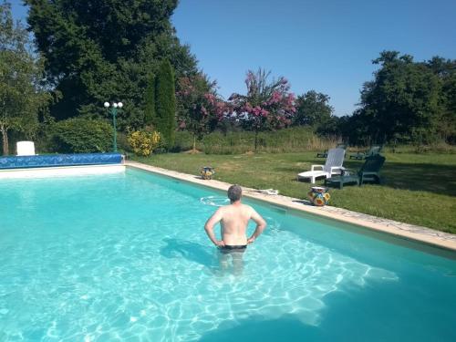 Photo de la galerie de l'établissement Domaine Oustau Cassou Chez Yanou et Yanetto, à Sévignac-Thèze