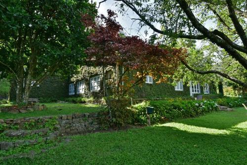 Zahrada ubytování SaffronStays Nandanvan Estate, Kodaikanal