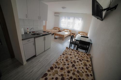 Η κουζίνα ή μικρή κουζίνα στο Guesthouse Tanja