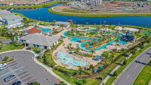 Only 5 Miles from Disney! Free Water Park! 2 Bed, 2 Bath Condo, Sleeps 8 photo 11