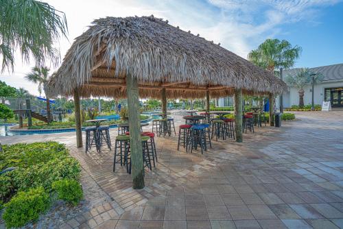 Only 5 Miles from Disney! Free Water Park! 2 Bed, 2 Bath Condo, Sleeps 8 photo 8