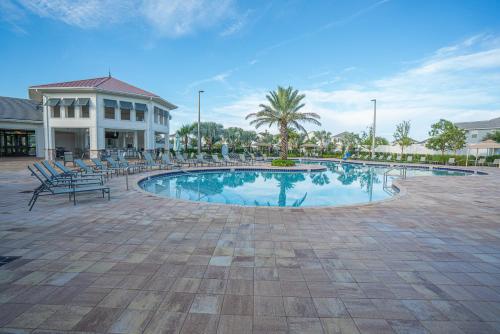 Only 5 Miles from Disney! Free Water Park! 2 Bed, 2 Bath Condo, Sleeps 8 photo 24