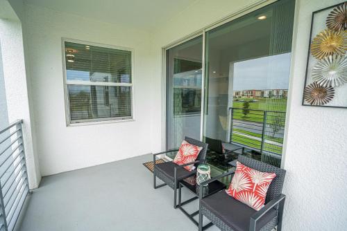 Only 5 Miles from Disney! Free Water Park! 2 Bed, 2 Bath Condo, Sleeps 8 photo 28