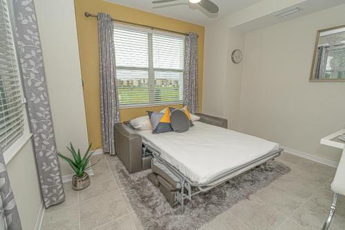 Only 5 Miles from Disney! Free Water Park! 2 Bed, 2 Bath Condo, Sleeps 8 photo 31