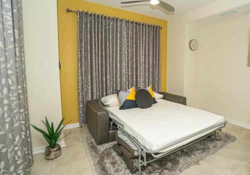 Only 5 Miles from Disney! Free Water Park! 2 Bed, 2 Bath Condo, Sleeps 8 photo 33