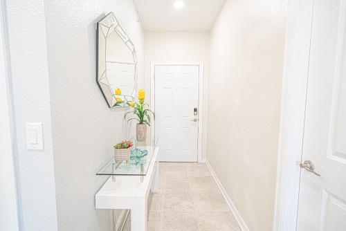 Only 5 Miles from Disney! Free Water Park! 2 Bed, 2 Bath Condo, Sleeps 8 photo 35