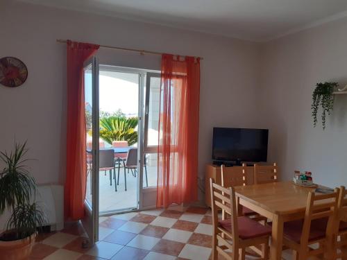Apartments Primosten