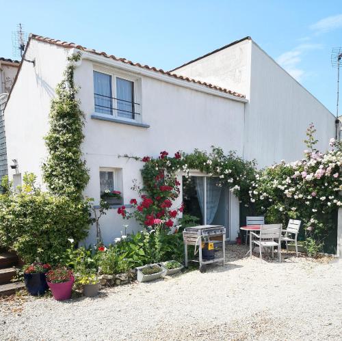 Κήπος έξω από το au pied de l'Ile Oléron