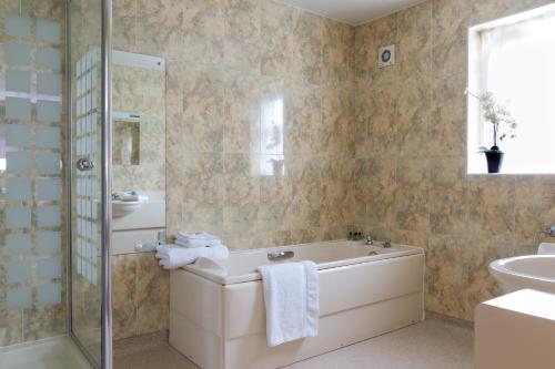Bagno di Burntwood Court Hotel