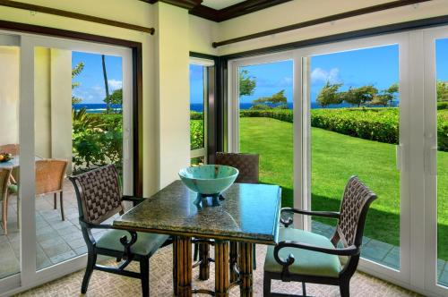 Waipouli Beach Resort Beautiful Ocean View Condo in Coveted Oceanfront H Building! AC Pool