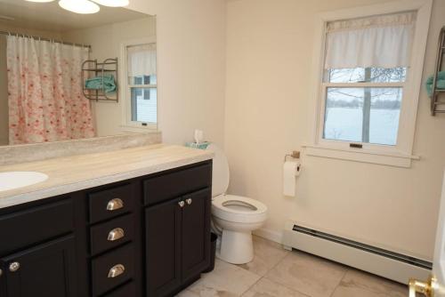 A bathroom at Newly Renovated House on Lake Champlain - 4 BR!