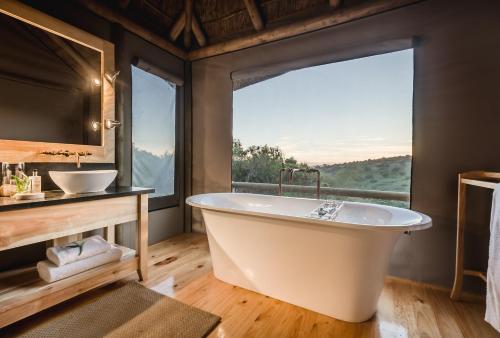 Koupelna v ubytování Bukela Game Lodge - Amakhala Game Reserve