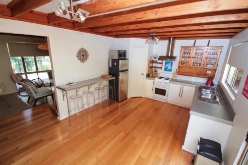 Una cocina o cocineta en Silvertrees - In Town - Margaret River