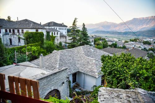 Afbeelding uit fotogalerij van Hotel Sofra in Gjirokastër