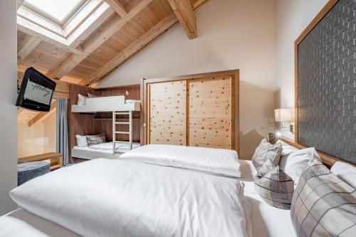 Posteľ alebo postele v izbe v ubytovaní Hotel Andy 4 Sterne Superior