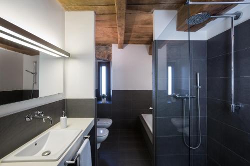 Koupelna v ubytování Casa Rural Enea